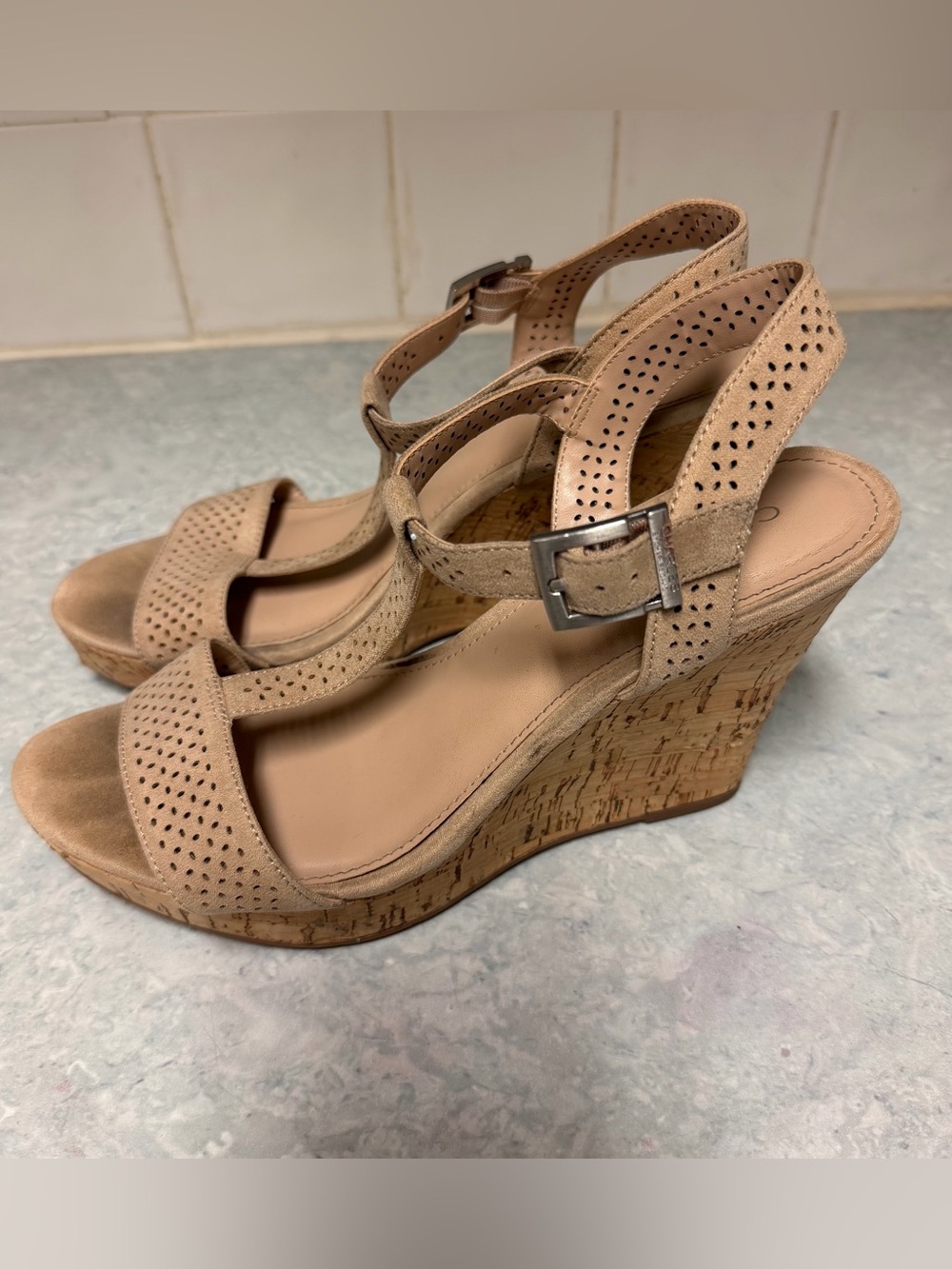 Charles David Women's Beige Suede 4.5” Wedge Sandals with Ankle Strap size 8